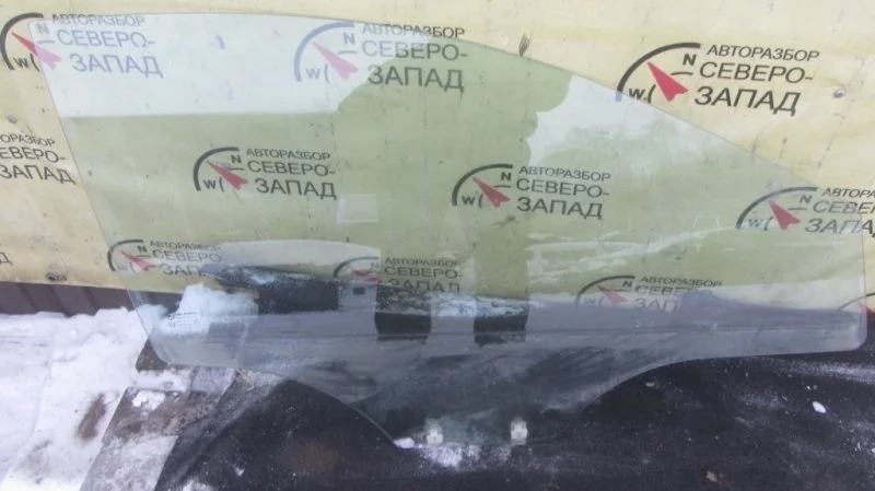 Стекло Kia Rio 824210U010 QB G4FA, переднее правое