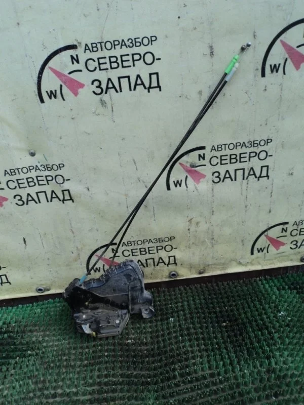 Замок двери Toyota Rav4 6904042241 ACA31 2AZ, передний левый