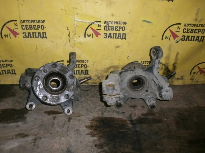 Кулак поворотный BMW X3 31213412019 E83 N52B30, передний левый