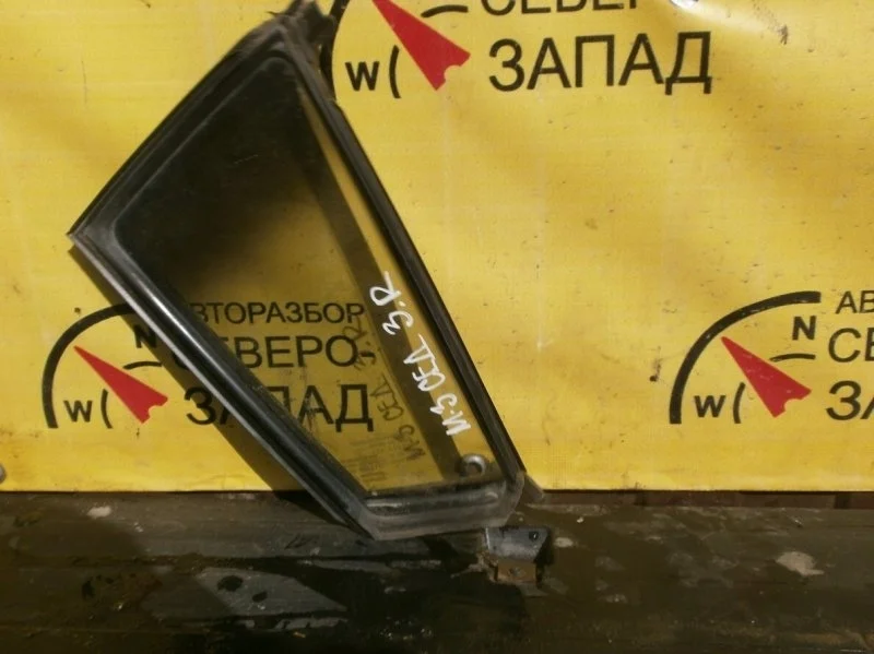 Стекло Mazda 3 BN8V72661A BK Z6, заднее правое