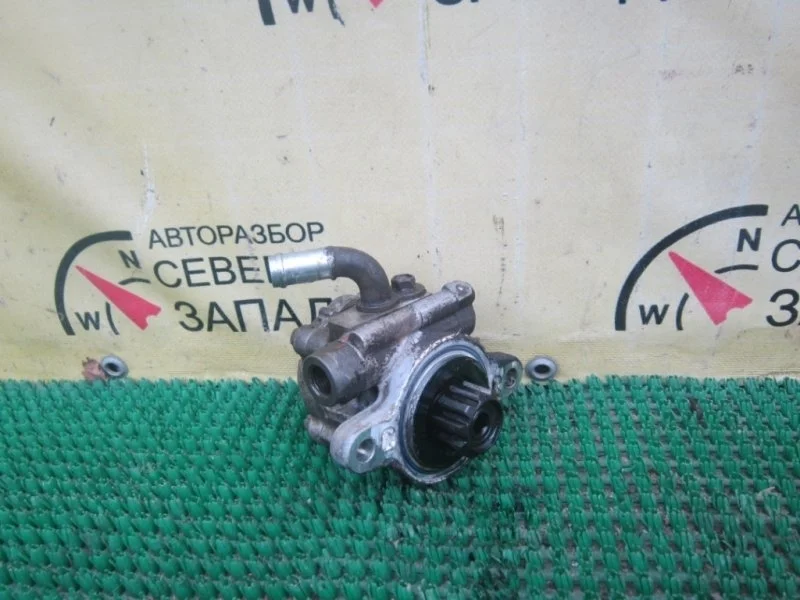 Насос гидроусилителя Toyota Hilux 443100K040 KUN25 2KDFTV