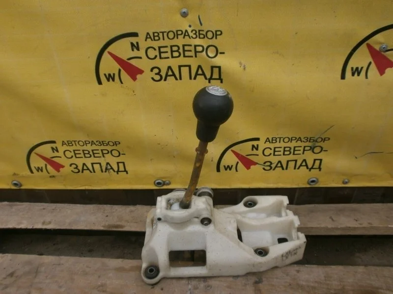 Кулиса Hyundai Elantra 437302D100 XD G4ED