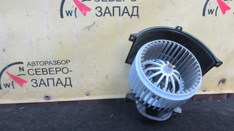 Моторчик печки Volkswagen Touareg 7L0820021Q 7LA