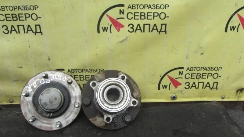 Ступица Mitsubishi Pajero Sport 3880A036 KH 4D56U, передняя