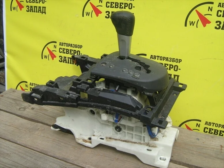 Кулиса Mitsubishi Outlander XL 2400A030 CW6W 6B31