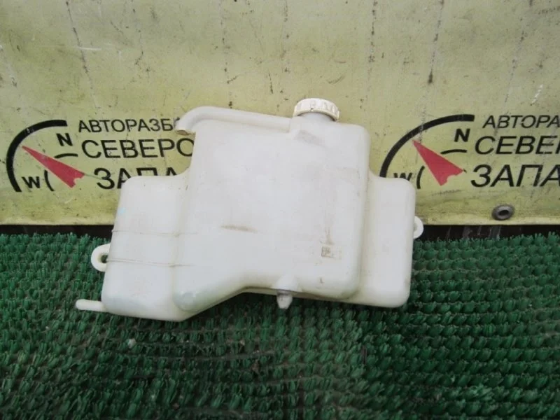 Бачок расширительный Mitsubishi L200 MN135072 KB4T 4D56
