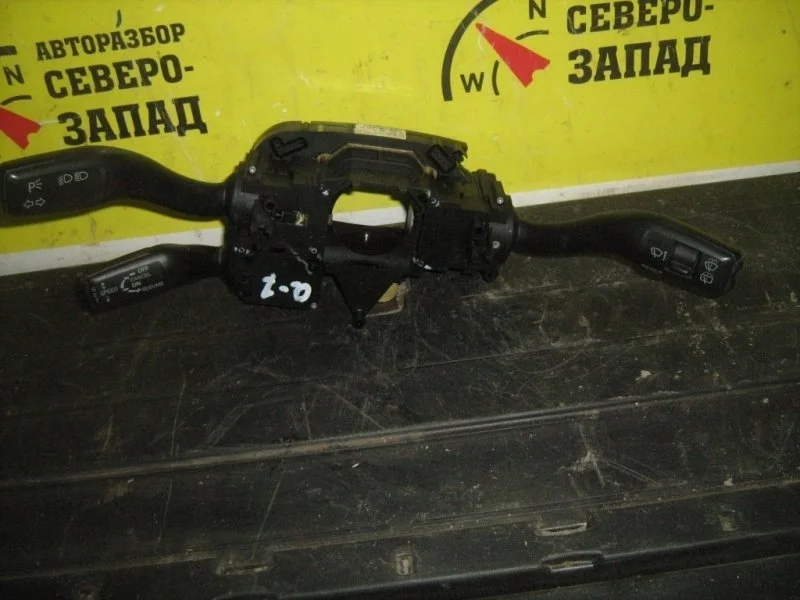 Переключатель поворотников и света Audi Q7 4E0953513A 4LB BUG