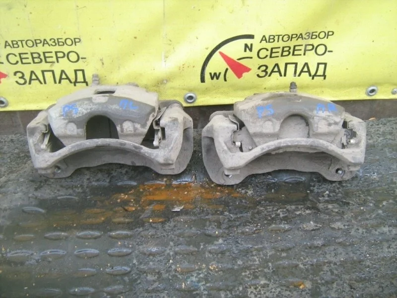 Суппорт Mitsubishi Pajero Sport 4605A202 KH 4D56U, передний правый