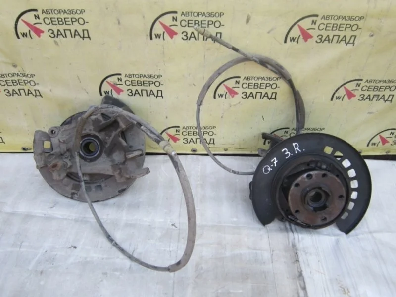 Кулак поворотный Audi Q7 7L8505436 4LB BUG, задний правый