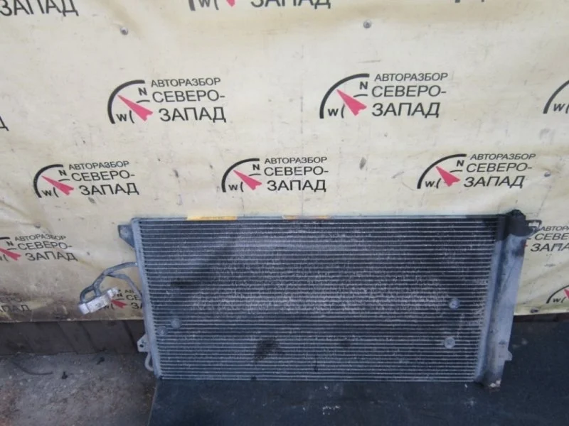 Радиатор кондиционера Audi Q7 4L0260401BH 4LB BUG