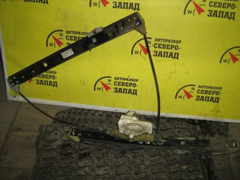 Стеклоподъемник Audi Q7 4L0959802B 4LB BUG, передний правый