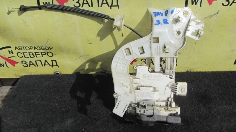 Замок Volkswagen Touareg 4G0839016 7P5 CASA, задний правый