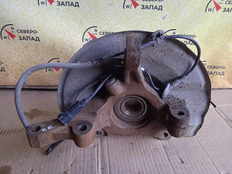 Кулак поворотный Mitsubishi Outlander 3870A008 GF 4B11, передний правый