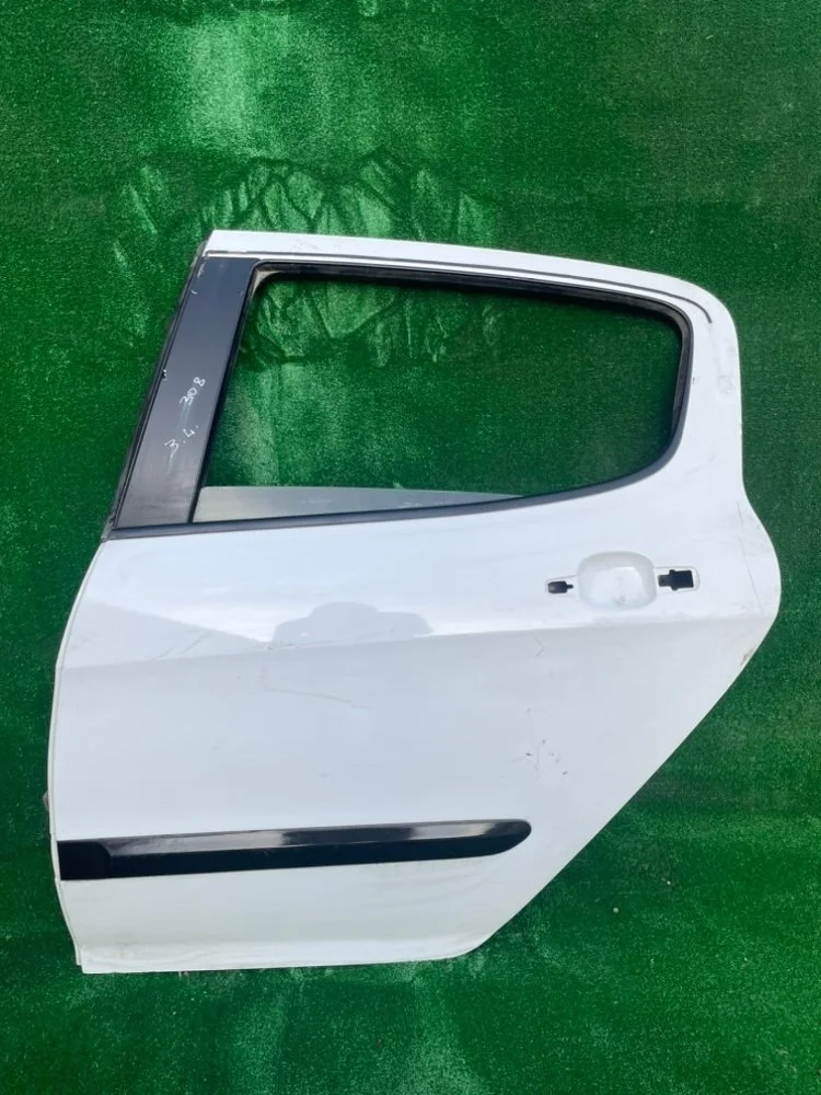 Дверь Peugeot 308 9006R7 4A/C EP6, задняя левая