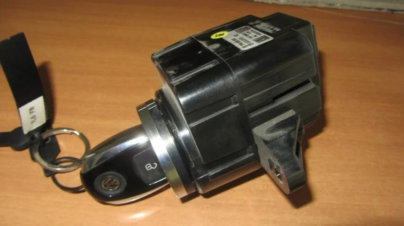 Замок зажигания Volkswagen Touareg 7P6905843 7P5 CASA