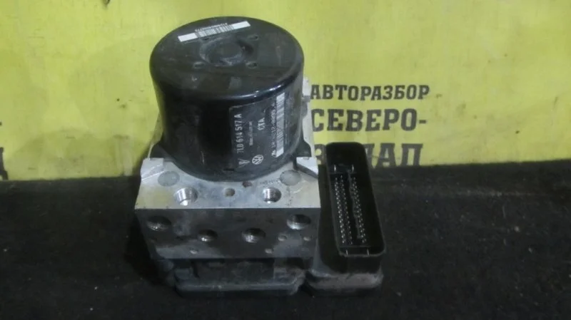 Блок управления ABS Volkswagen Touareg 7L0907379L 7LA BKS