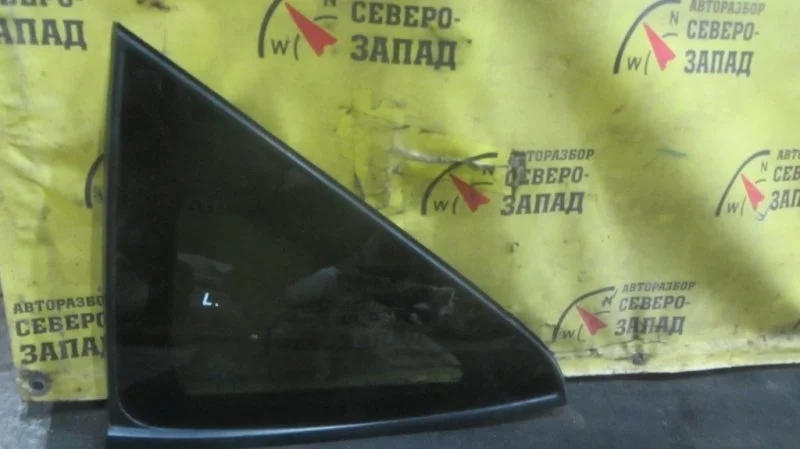 Форточка кузова Nissan Murano 833011AA0A Z51 VQ35, левая