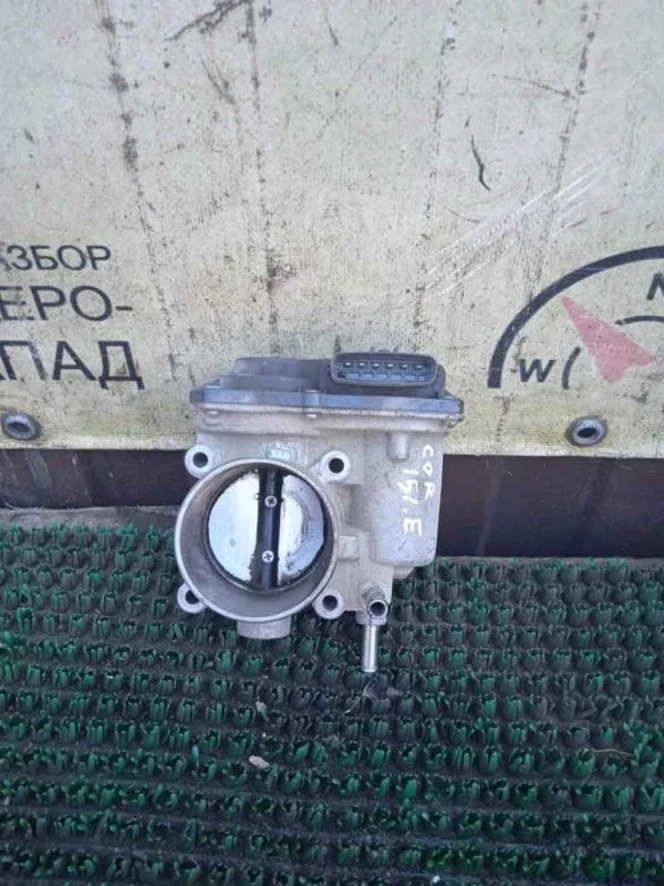 Дроссельная заслонка Toyota Corolla 2203037050 ZRE151 1ZR