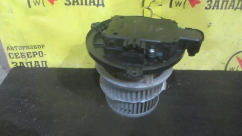 Моторчик печки Lexus GS350 8710330470 GRL15 2GR-FSE