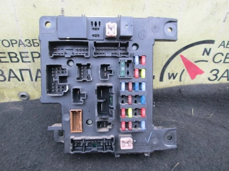Блок предохранителей Mitsubishi Lancer 8637A478 CY2A 4A91