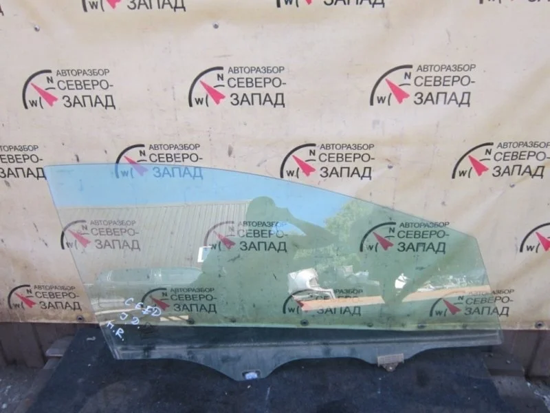 Стекло Kia Ceed 82420A2000 JD G4FG, переднее правое