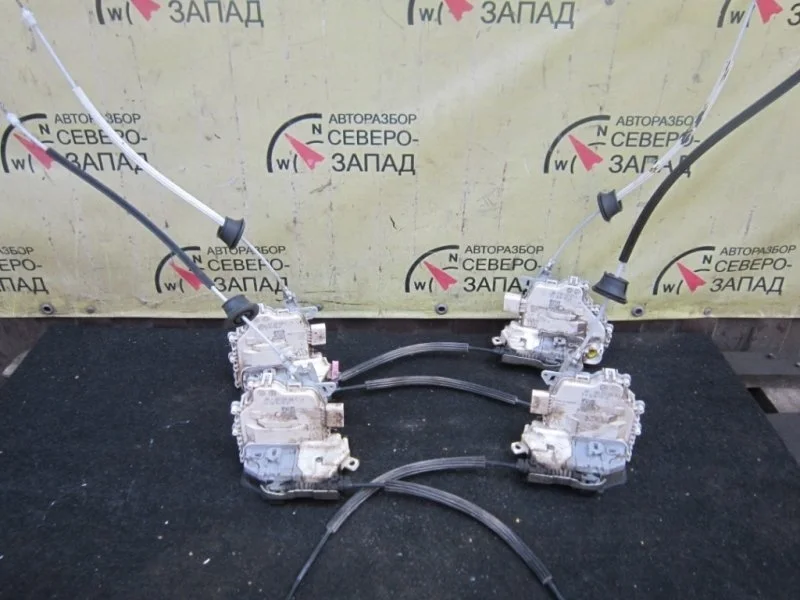 Замок Audi Q7 8J1837016C 4LB CRCA, передний правый