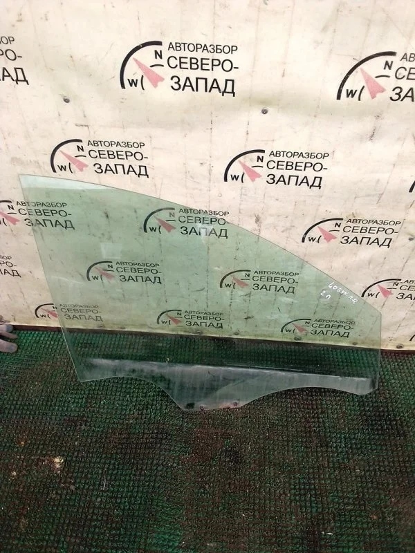 Стекло двери Renault Logan 803004700R L8 K7M, переднее правое