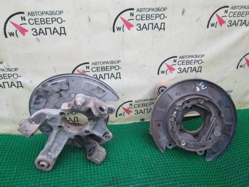 Кулак поворотный Suzuki Grand Vitara 4611079K00 TD54 J20A, задний правый