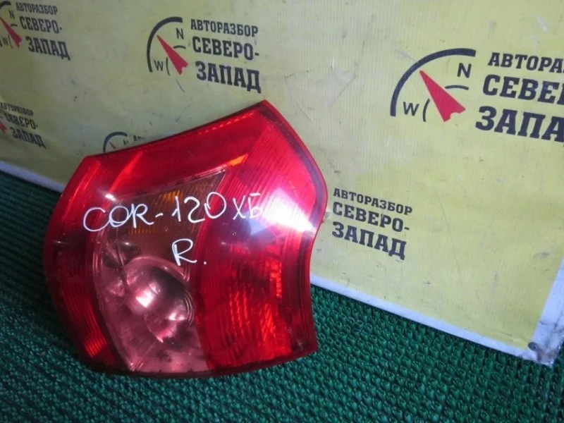 Фонарь Toyota Corolla 8155113650 ZZE121 3ZZ, правый