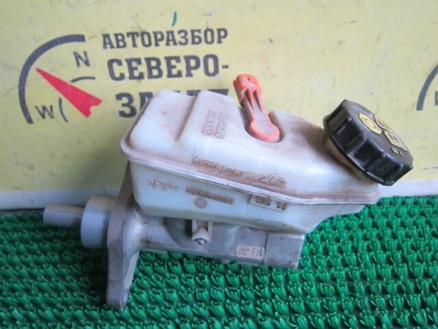 Главный тормозной Nissan Almera D60104AA8A G15 K4MC697