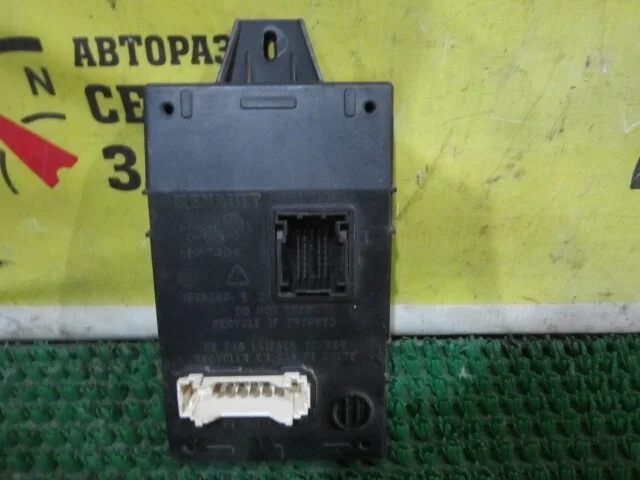 Блок комфорта Renault Sandero 8201279200 BS11 K7M