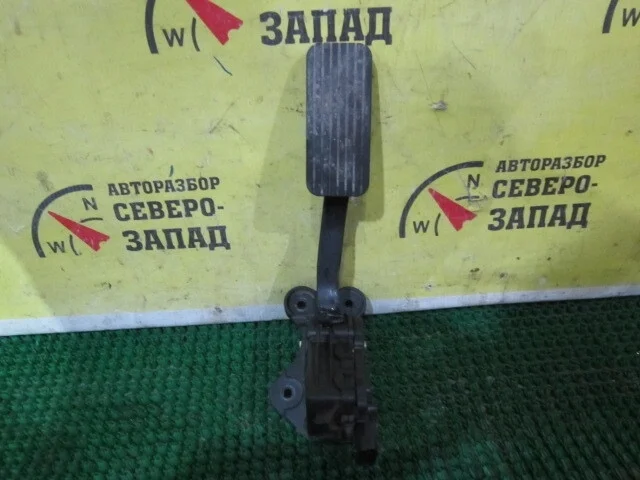 Педаль Kia Ceed 327002H300 ED D4FB