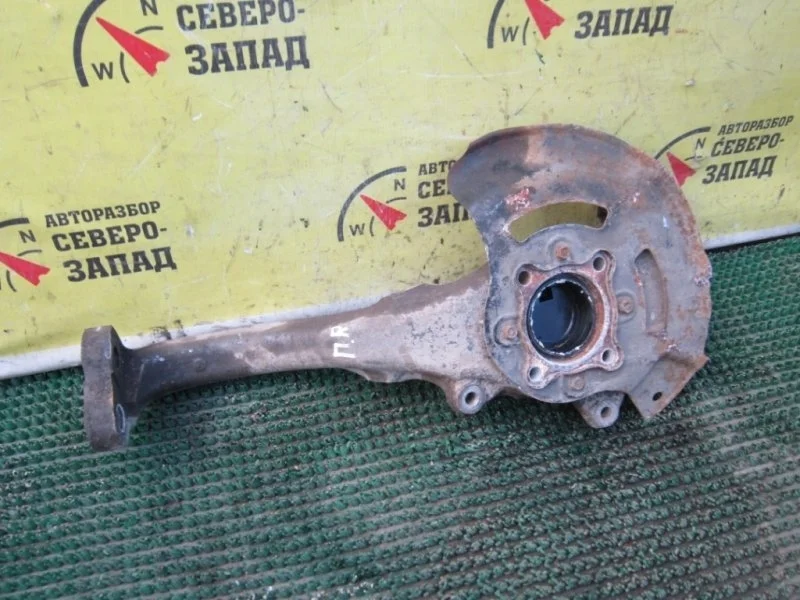 Кулак поворотный Hyundai Genesis 517113M000 BH G6DA, передний правый