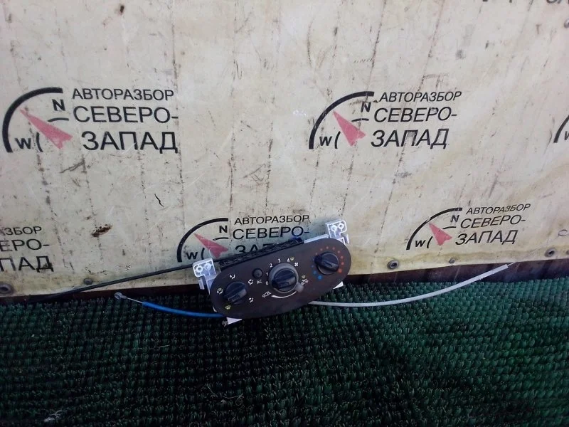 Блок управления печкой Renault Sandero 6001551800 BS11 K7MF710