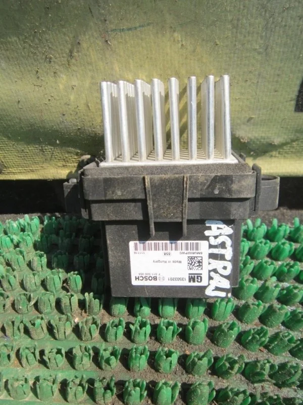 Резистор Opel Astra 13503201 J A16XER