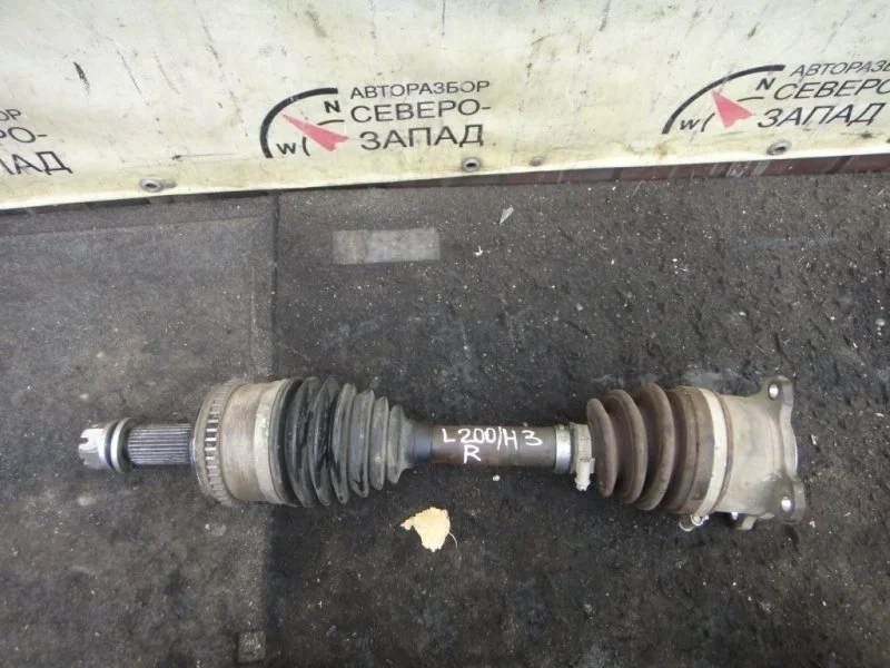 Привод Mitsubishi L200 3815A586 KL1T 4N15, правый