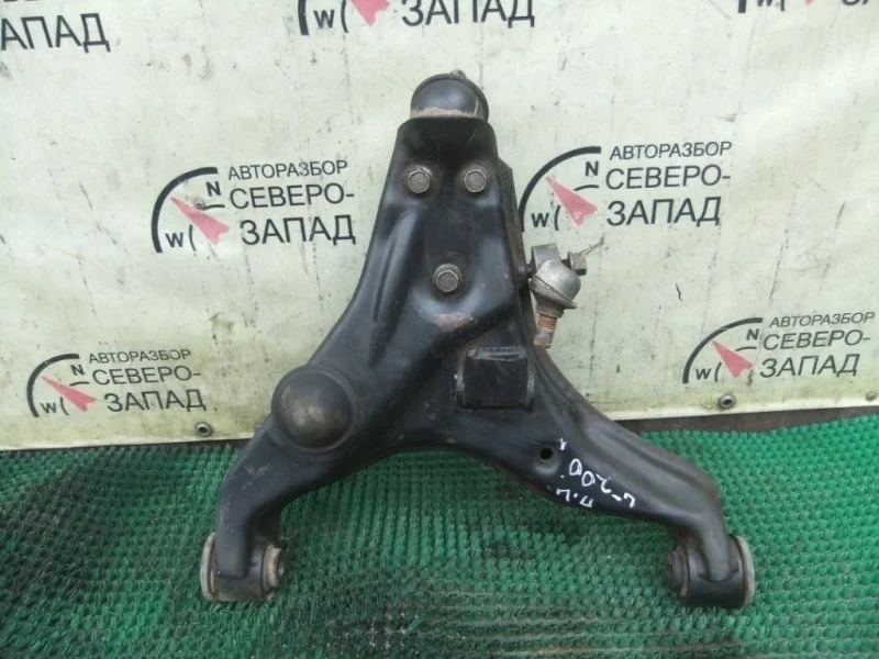 Рычаг Mitsubishi L200 4013A471 KL1T 4N15, передний левый