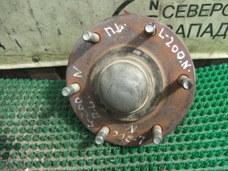 Ступица Mitsubishi L200 3880A036 KL1T 4N15, передняя