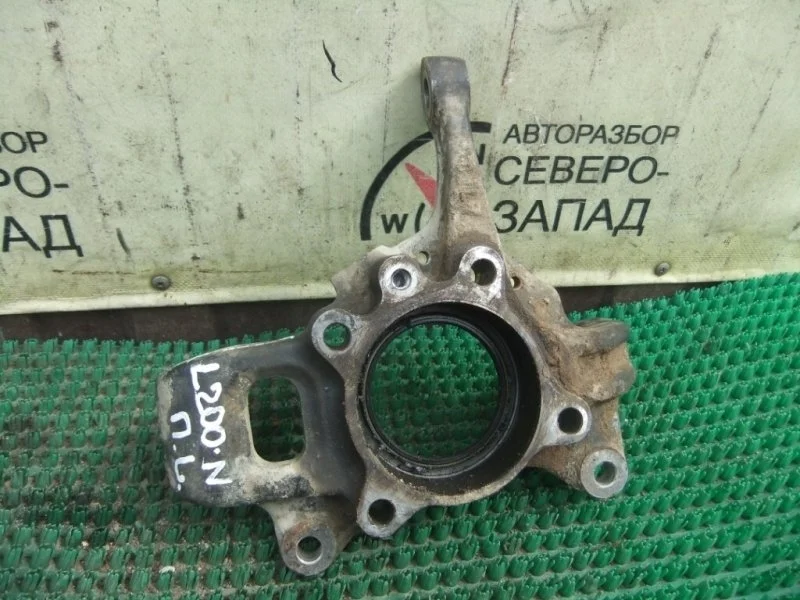 Кулак поворотный Mitsubishi L200 3870A109 KL1T 4N15, передний левый