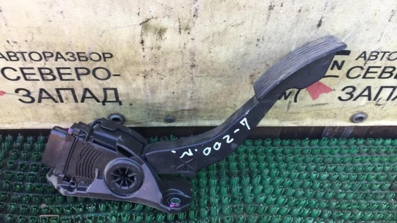 Педаль газа Mitsubishi L200 1600A148 KL1T 4N15