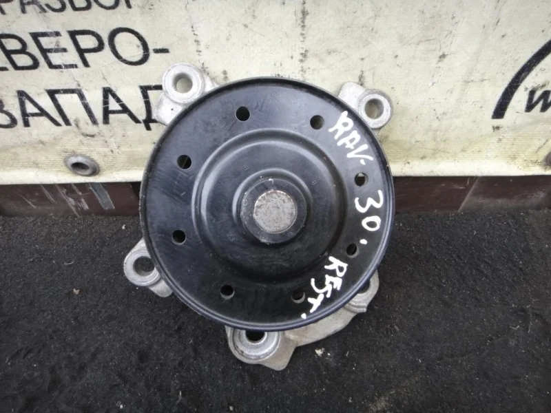 Насос водяной Toyota Rav4 1610028040 ZSA30 3ZR