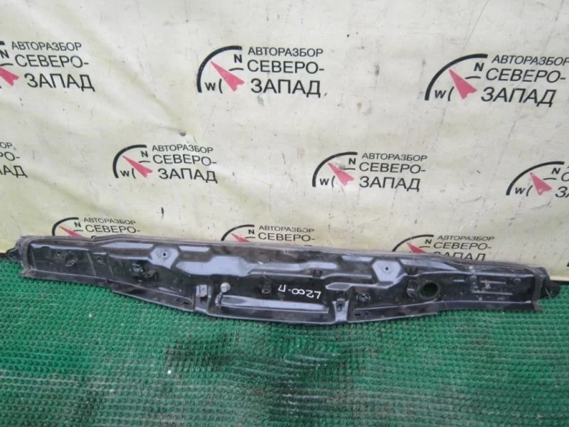 Планка под лобовое стекло Mitsubishi L200 MN136341 KB4T 4D56