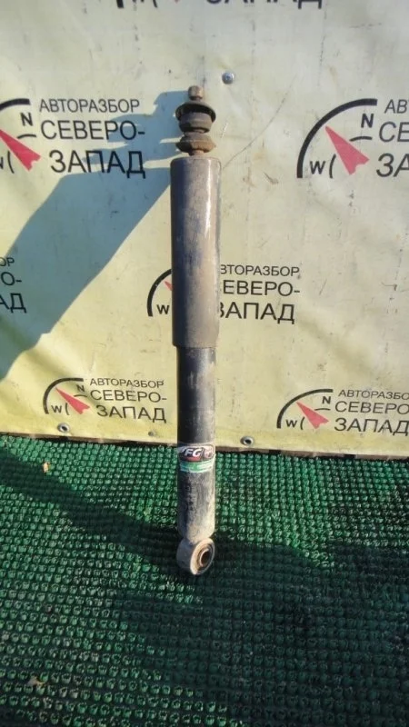 Амортизатор Mitsubishi Pajero MB891677 V44W 4D56, задний