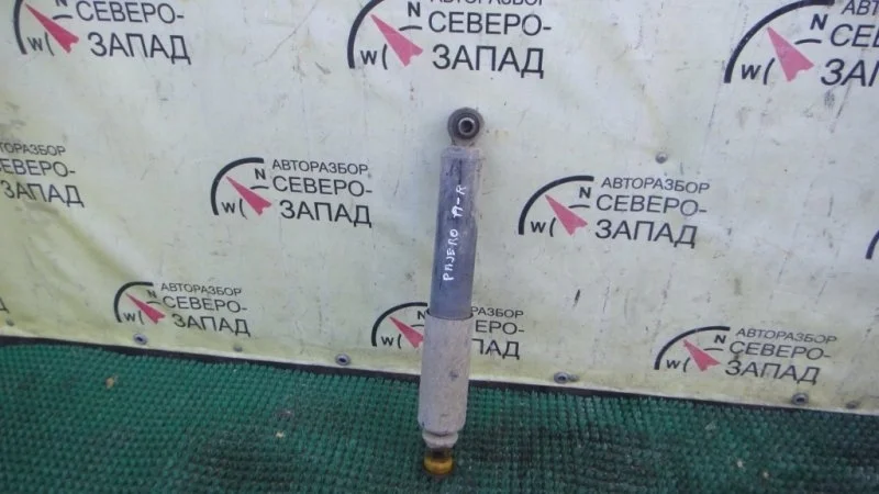 Амортизатор Mitsubishi Pajero MB891675 V44W 4D56, передний