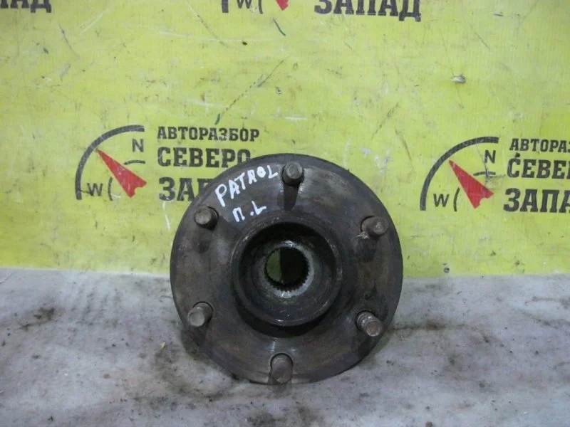 Ступица Nissan Patrol 402021LB0A Y62, передняя