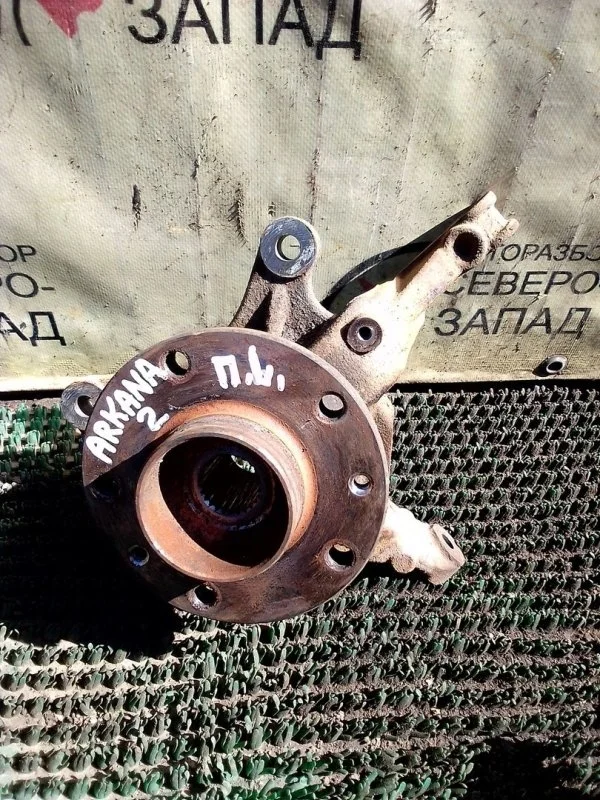 Кулак поворотный Renault Arkana 8200881824 XJC H5H, передний левый