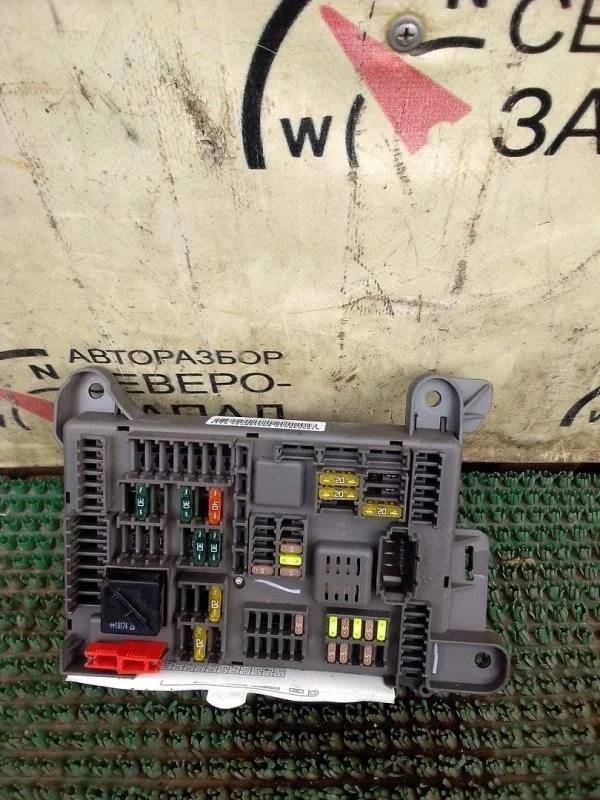 Блок предохранителей под торпедо BMW X5 61146931687 E70 N55B30