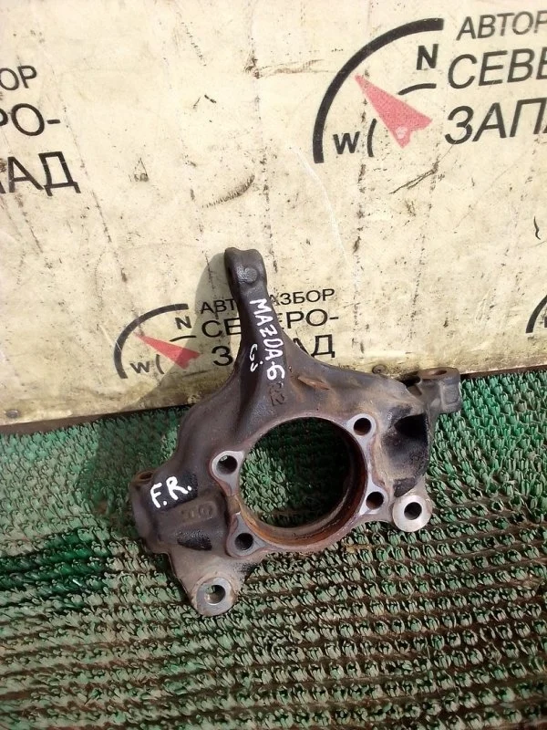 Кулак поворотный Mazda 6 GHP933021A GJ, передний правый