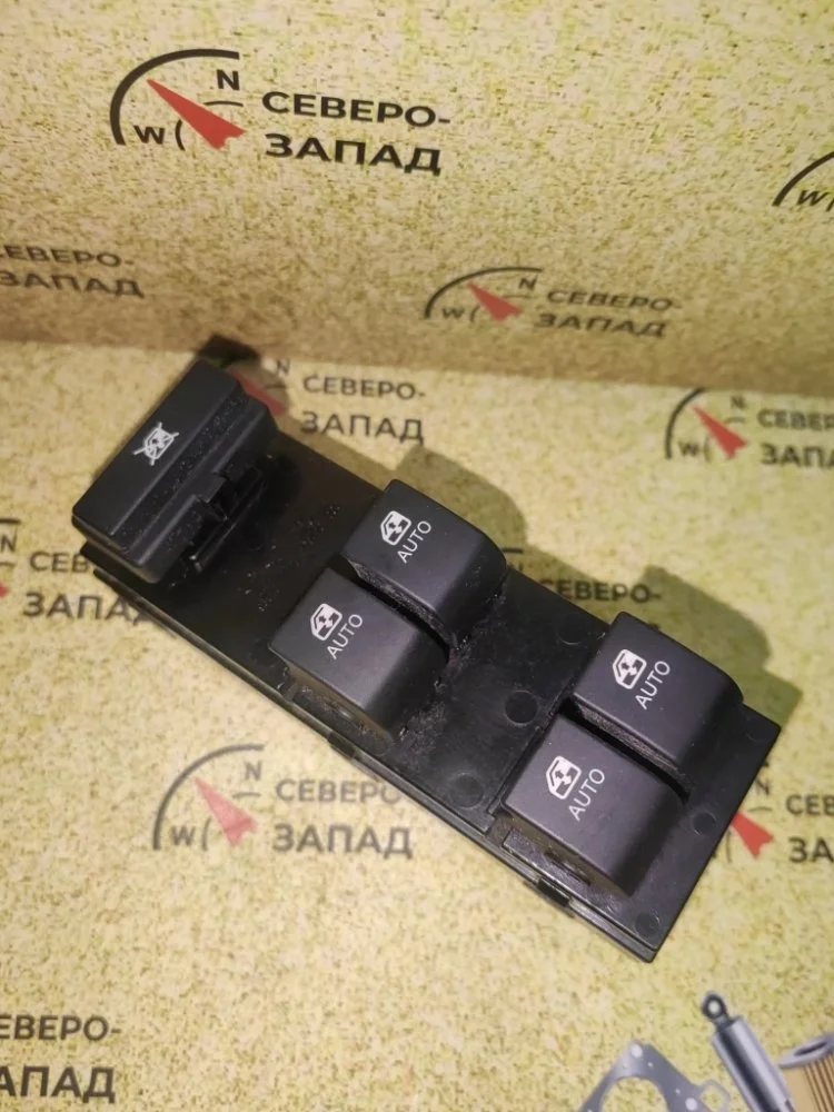 Блок управления стеклоподъемниками Kia Ceed 935701H120EQ ED