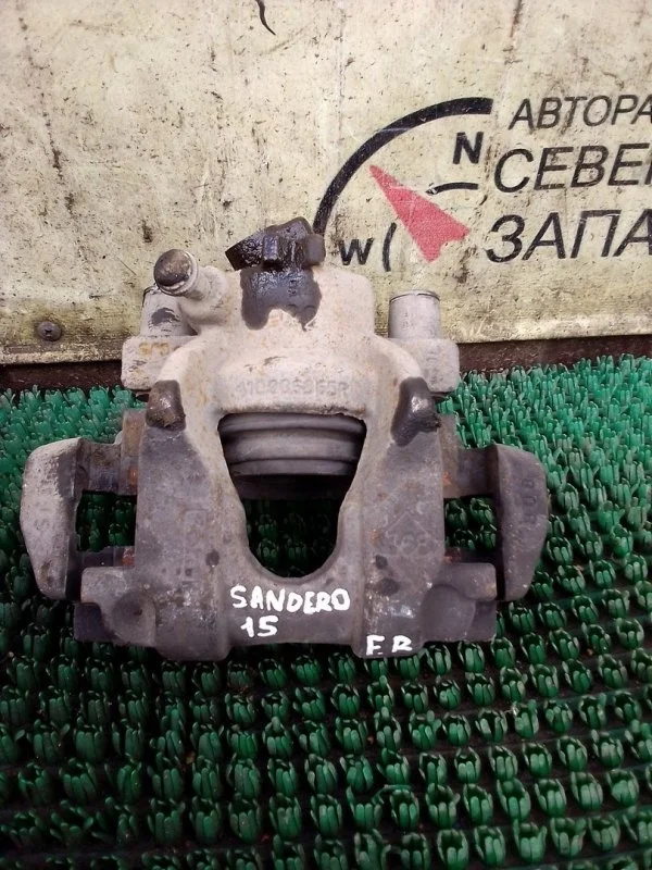 Суппорт Renault Sandero 410010121R 5S K7M, передний правый